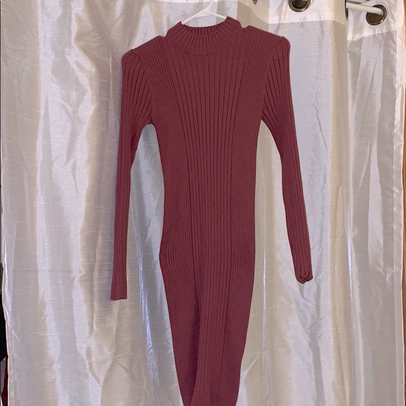 Burgundy sweater dress - Picture 1 of 3